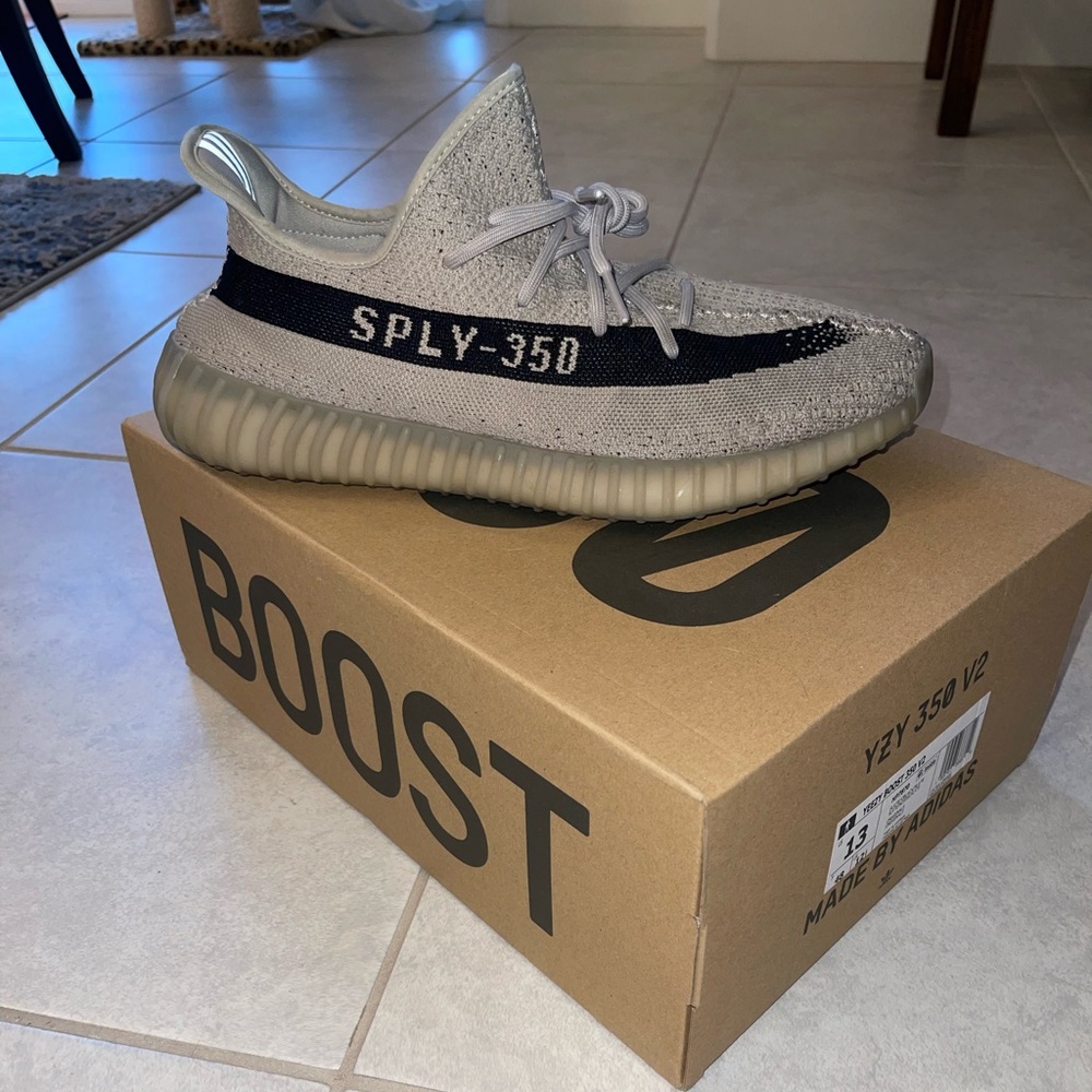 YEEZY BOOST 350 V2 in Slate